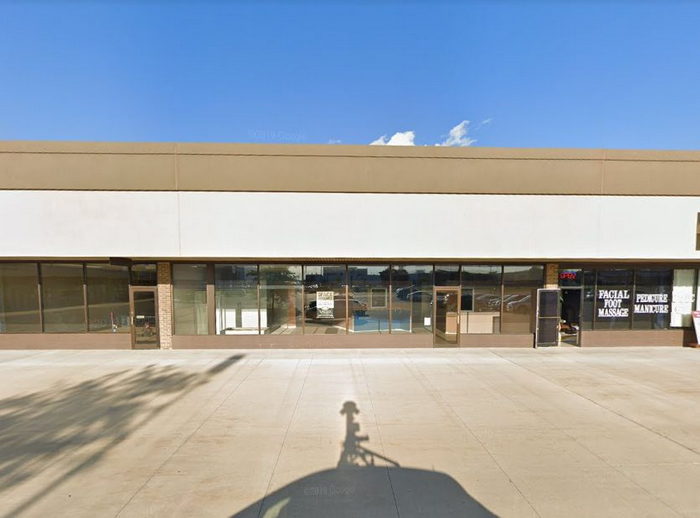 Harmony House Records and Tapes - Sterling Heights - 37824 Van Dyke Ave (newer photo)